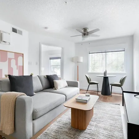 Blueground Gateway Gym Pool Near Soccer Field Atx-253 Apartamento